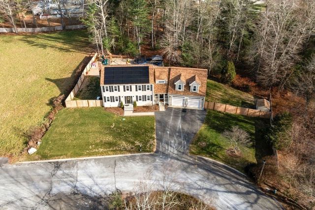 10 Mockingbird Hill, Bridgewater, MA 02324