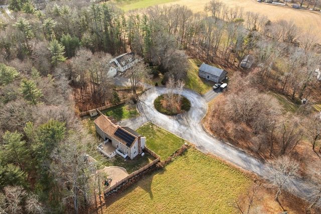 10 Mockingbird Hill, Bridgewater, MA 02324