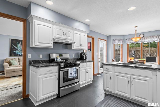 3924 OLD MILL Lane, Springfield, IL 62711