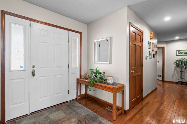 3924 OLD MILL Lane, Springfield, IL 62711