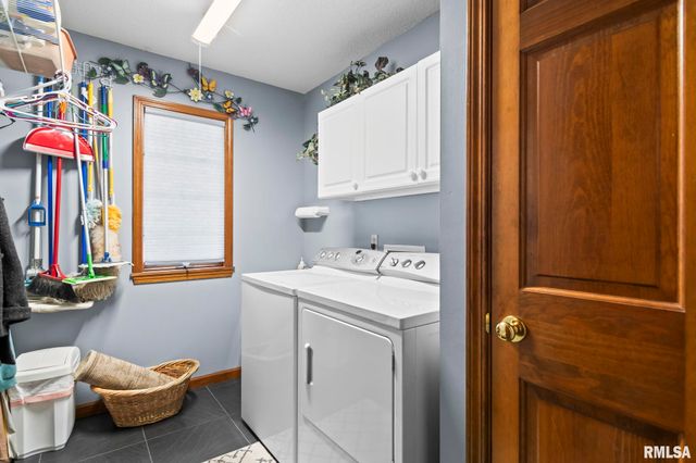 3924 OLD MILL Lane, Springfield, IL 62711