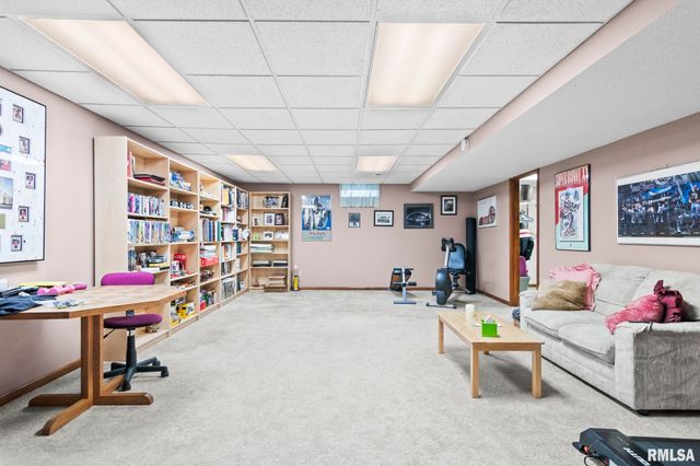 3924 OLD MILL Lane, Springfield, IL 62711