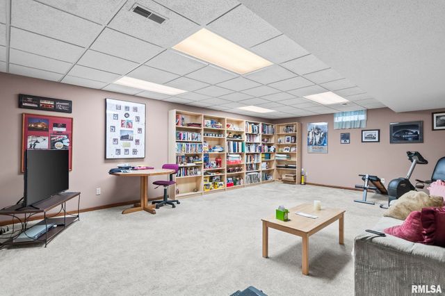 3924 OLD MILL Lane, Springfield, IL 62711