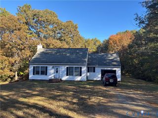 2001 S Waterside Dr, Lanexa, VA 23089