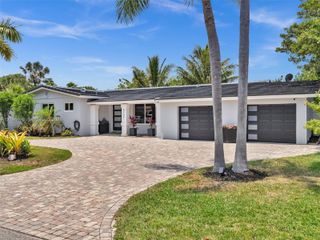 5121 NE 30th Terrace, Lighthouse Point, FL 33064
