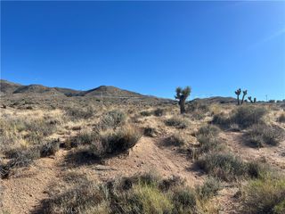 26330 Mountain View Road, Apple Valley, CA 92308