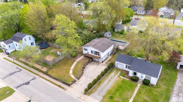 3742 School St, Bridgman, MI 49106