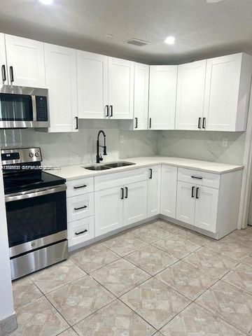 1224 NW 19th Court 1, Fort Lauderdale, FL 33311