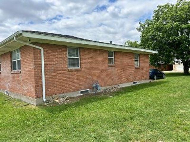 310 Lakeview Drive, Grand Prairie, TX 75051