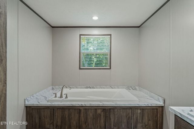 400 Matlock Tr, Loudon, TN 37774