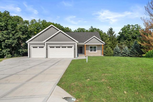 W332N4518 Grace COURT, Nashotah, WI 53058