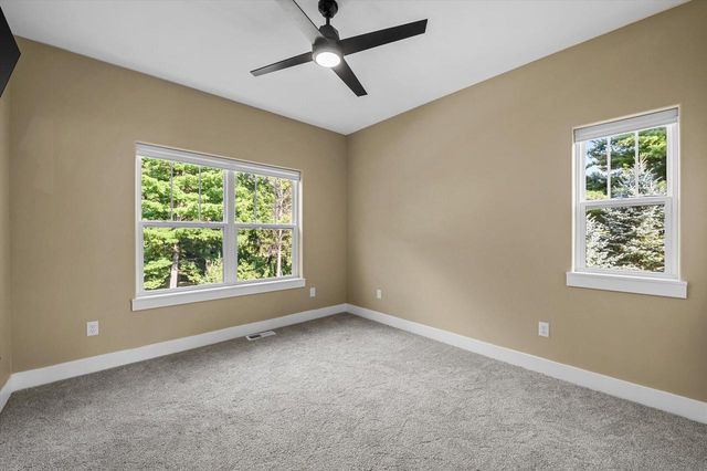 W332N4518 Grace COURT, Nashotah, WI 53058