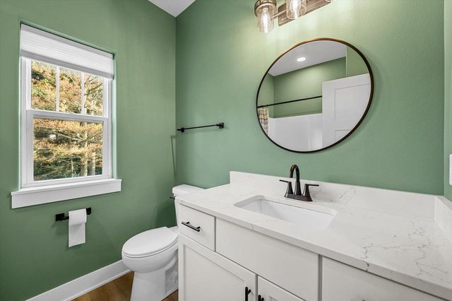 W332N4518 Grace COURT, Nashotah, WI 53058