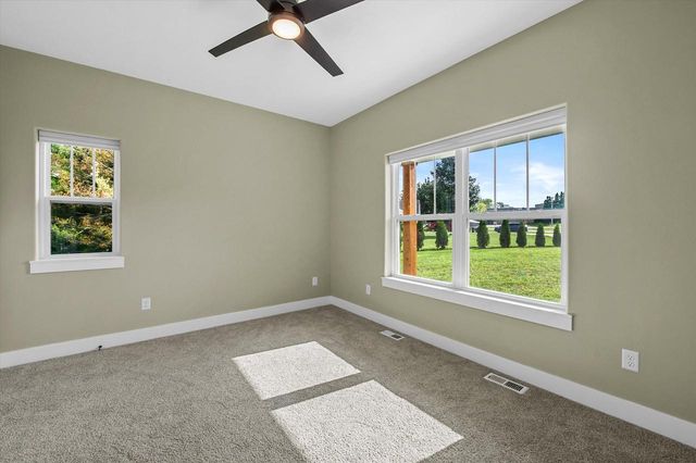 W332N4518 Grace COURT, Nashotah, WI 53058