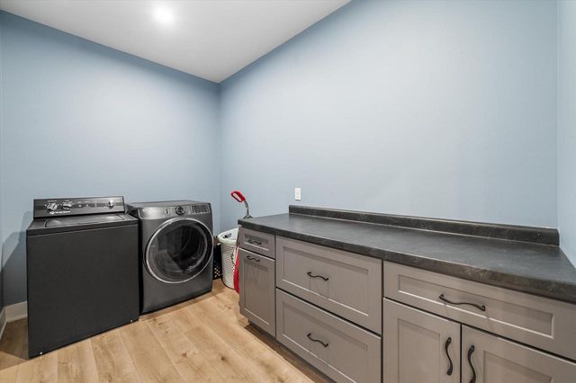 W332N4518 Grace COURT, Nashotah, WI 53058