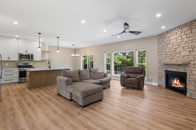 W332N4518 Grace COURT, Nashotah, WI 53058