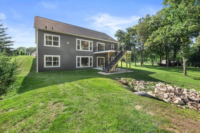 W332N4518 Grace COURT, Nashotah, WI 53058