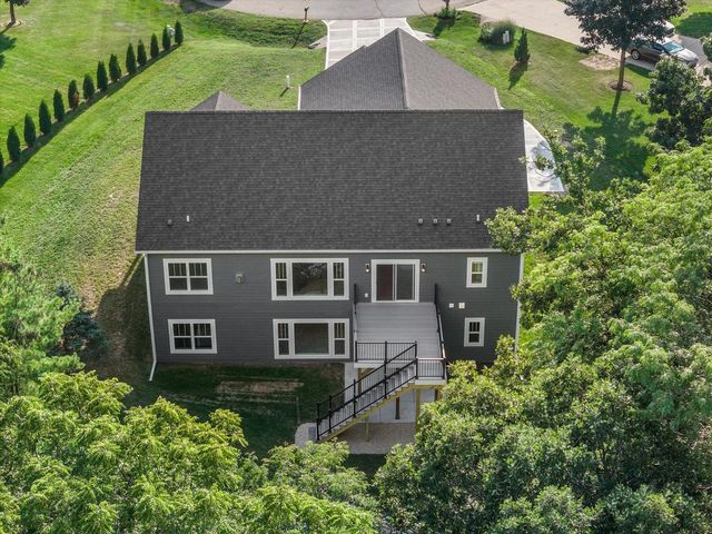 W332N4518 Grace COURT, Nashotah, WI 53058