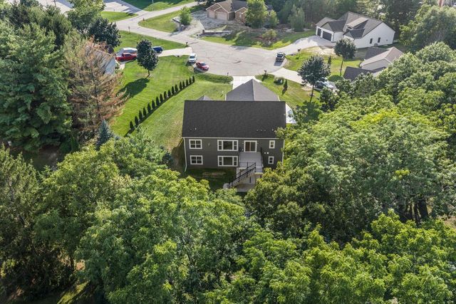 W332N4518 Grace COURT, Nashotah, WI 53058