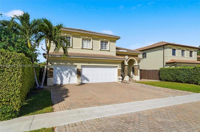 3561 NE 11th Dr, Homestead, FL 33033