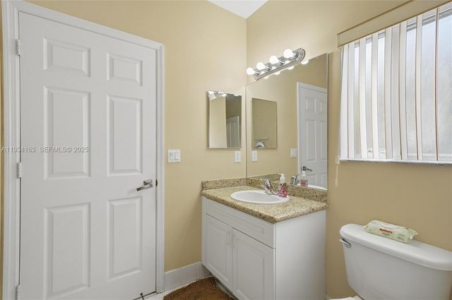 3561 NE 11th Dr, Homestead, FL 33033