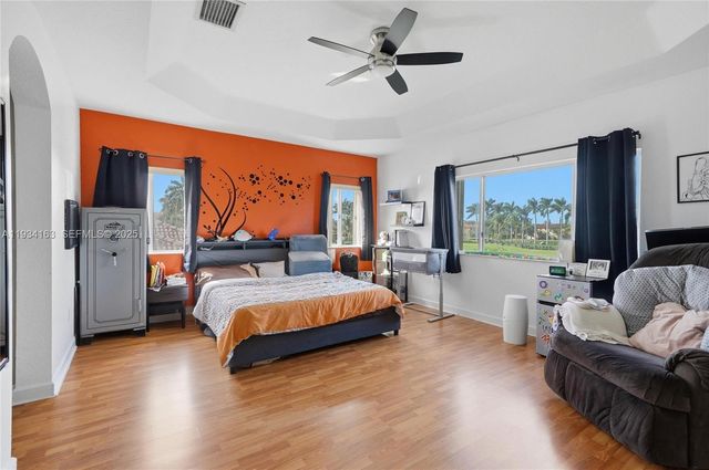 3561 NE 11th Dr, Homestead, FL 33033