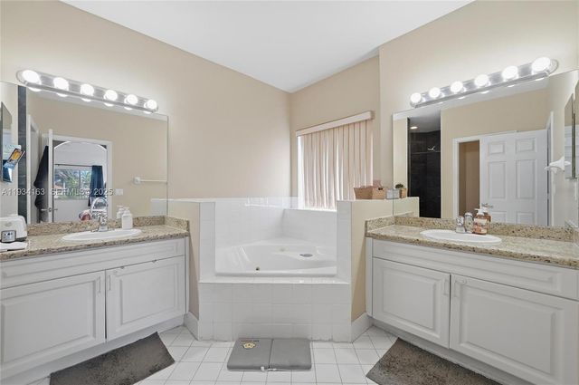 3561 NE 11th Dr, Homestead, FL 33033