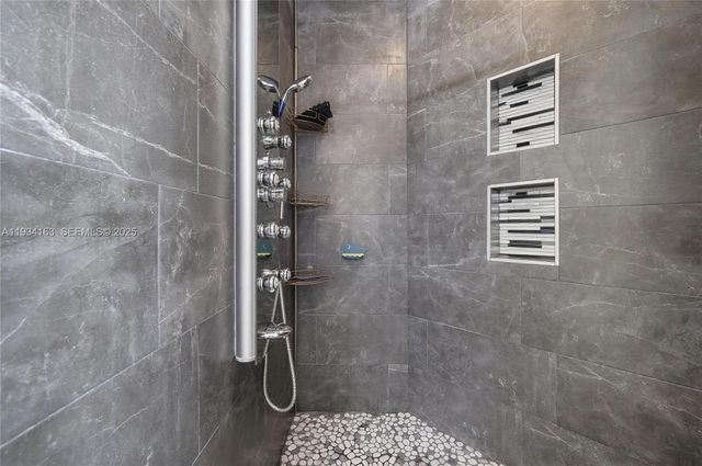 3561 NE 11th Dr, Homestead, FL 33033