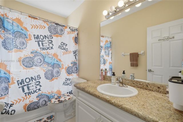 3561 NE 11th Dr, Homestead, FL 33033