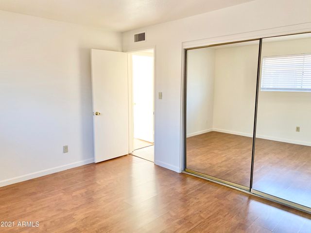 8529 E PORTLAND Street, Scottsdale, AZ 85257