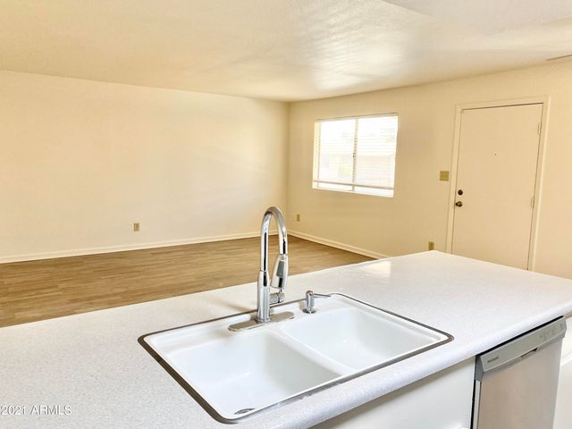 8529 E PORTLAND Street, Scottsdale, AZ 85257