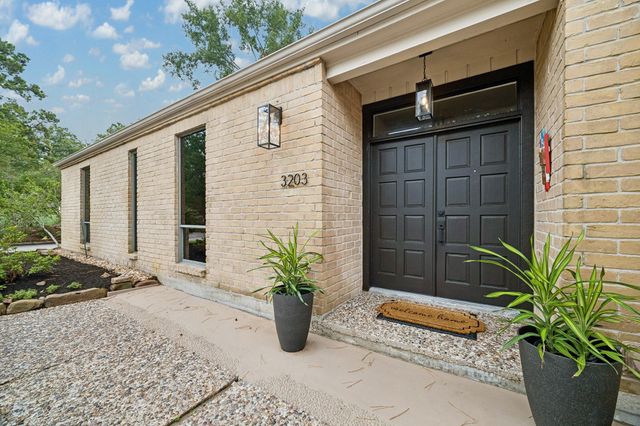 3203 Deep River Court, Kingwood, TX 77339