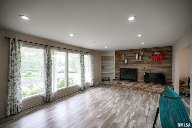 209 E NORTHRIDGE Lane, Peoria, IL 61614