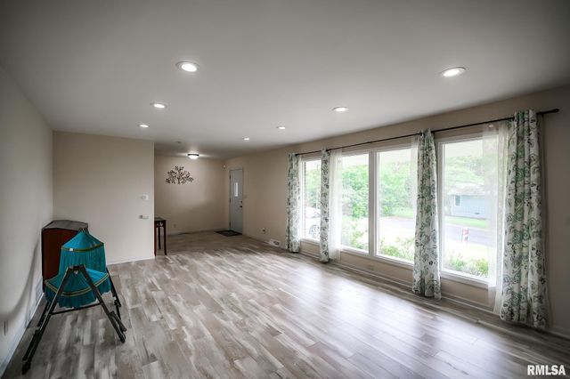 209 E NORTHRIDGE Lane, Peoria, IL 61614