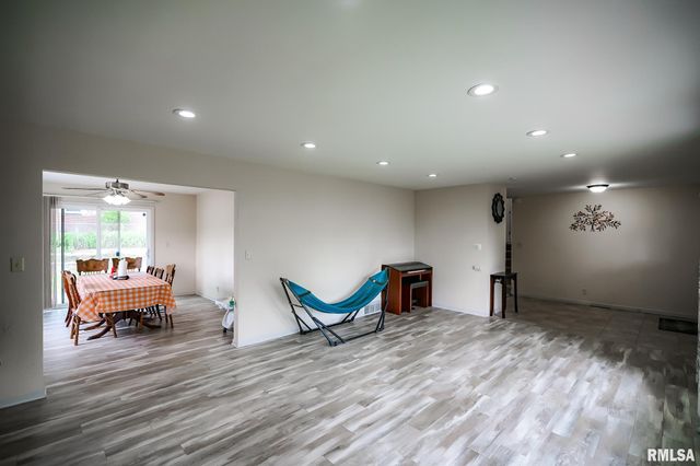 209 E NORTHRIDGE Lane, Peoria, IL 61614