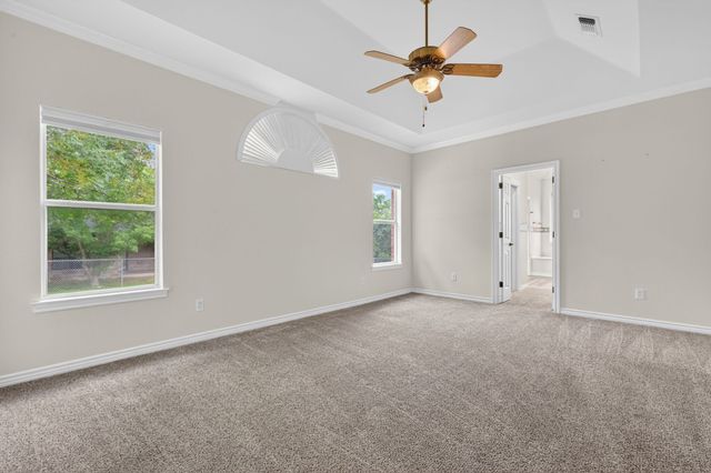 214 Knob Hill Drive, Granbury, TX 76048