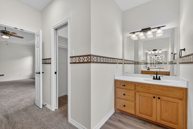 214 Knob Hill Drive, Granbury, TX 76048