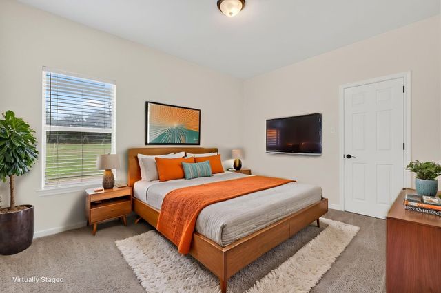 214 Knob Hill Drive, Granbury, TX 76048