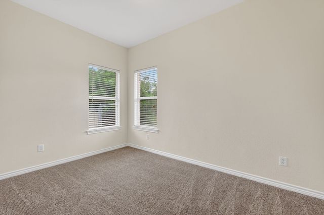 214 Knob Hill Drive, Granbury, TX 76048