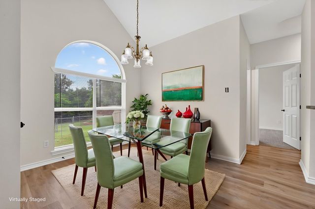 214 Knob Hill Drive, Granbury, TX 76048