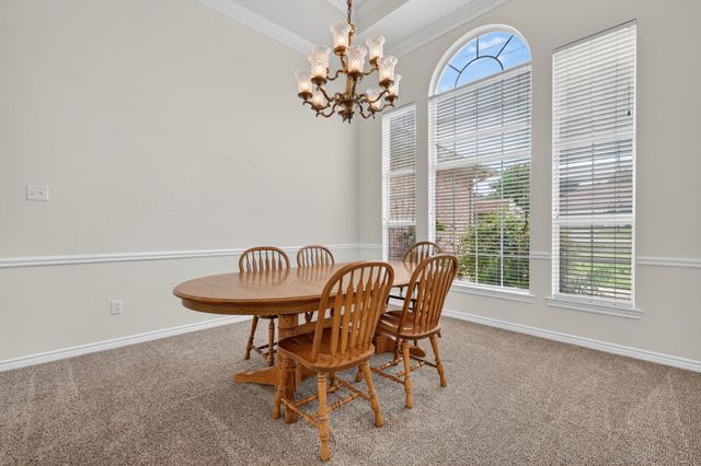 214 Knob Hill Drive, Granbury, TX 76048