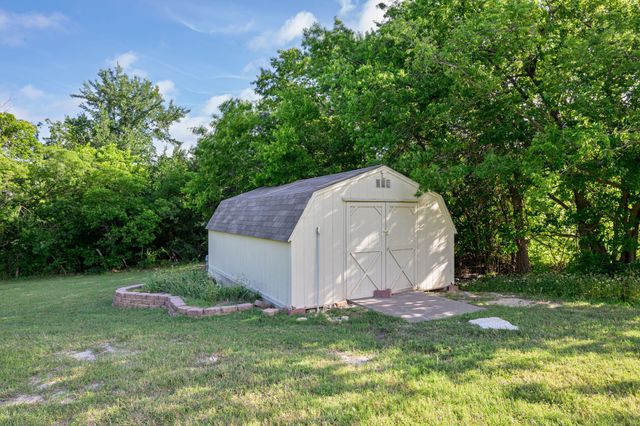214 Knob Hill Drive, Granbury, TX 76048