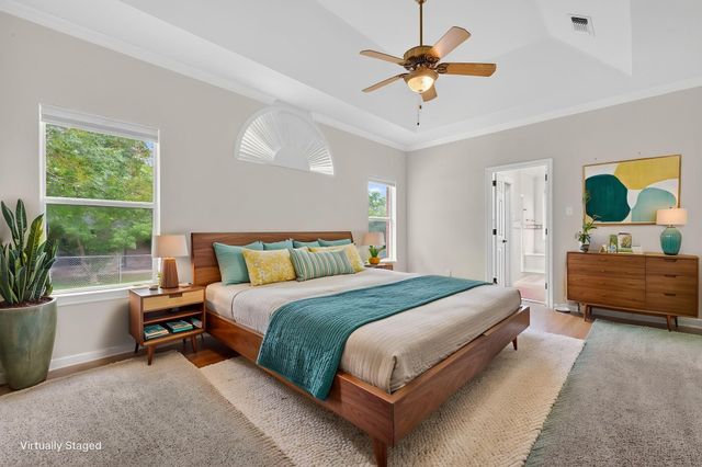 214 Knob Hill Drive, Granbury, TX 76048
