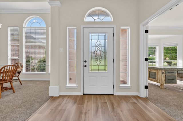 214 Knob Hill Drive, Granbury, TX 76048