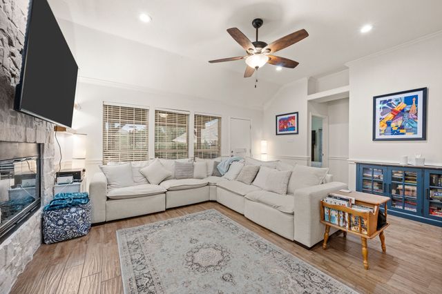 2605 Briargrove Drive, Hurst, TX 76054