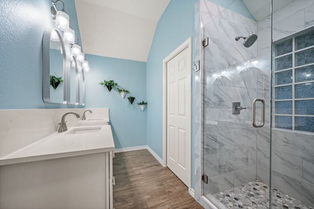 2605 Briargrove Drive, Hurst, TX 76054