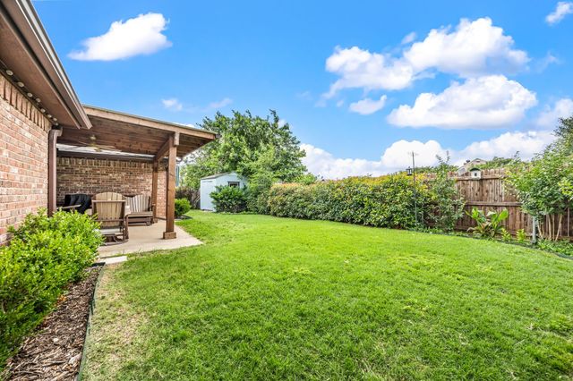 2605 Briargrove Drive, Hurst, TX 76054