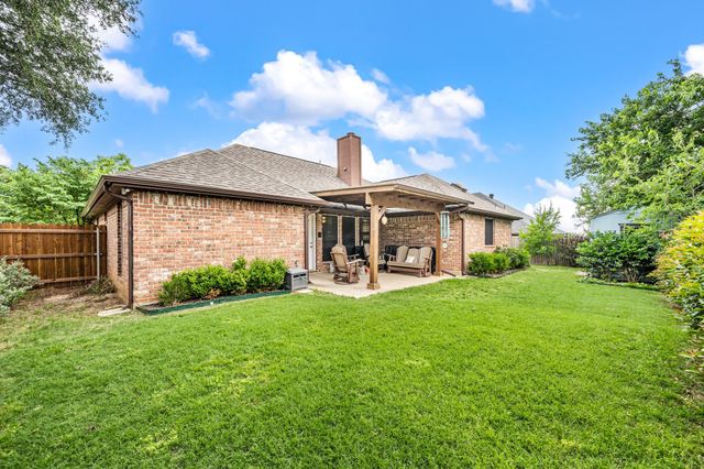 2605 Briargrove Drive, Hurst, TX 76054
