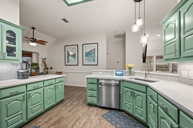 2605 Briargrove Drive, Hurst, TX 76054
