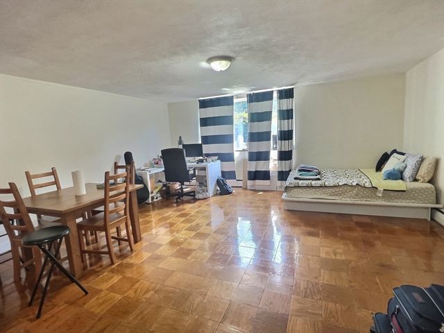 217 Kent 4, Brookline, MA 02446